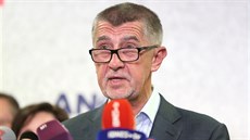 Předseda ANO Andrej Babiš komentuje na tiskové konferenci úspěch hnutí ve... Předseda ANO Andrej Babiš komentuje na tiskové konferenci úspěch hnutí ve...