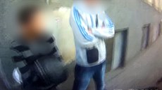 Strážníci zadrželi dvojici, která okradla opilce Strážníci zadrželi dvojici, která okradla opilce