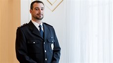 Policista Tomá Kocmánek získal ocenní za pomoc mui, kterého unesl silný...