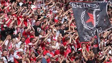 Slávističtí fanoušci během derby proti Spartě. Slávističtí fanoušci během derby proti Spartě.