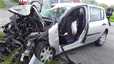U Mirovic řidič narazil do stromu, utrpěl smrtelná zranění. (26. 5. 2019) U Mirovic řidič narazil do stromu, utrpěl smrtelná zranění. (26. 5. 2019)