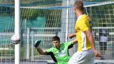 Marián Tvrdo z Ústí inkasuje gól proti Jihlav.