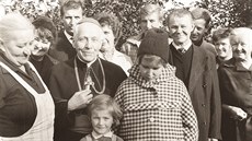 Kardinál Josef Beran s rodinou v roce 1963