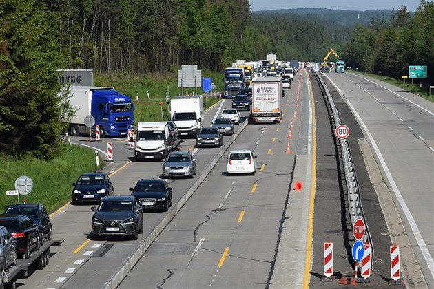 Dálnice D1 u Vtrného Jeníkova na Vysoin ráno 30. kvtna 2019 po prjezdu...