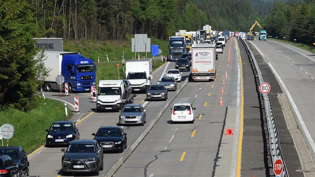 Dálnice D1 u Vtrného Jeníkova na Vysoin ráno 30. kvtna 2019 po prjezdu...