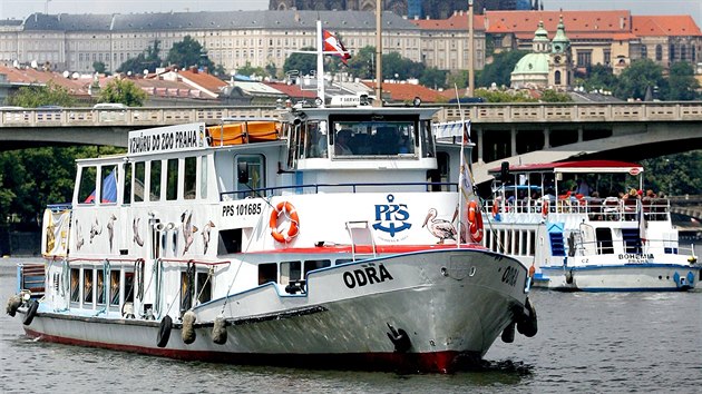 Vletn lod na Vltav v Praze