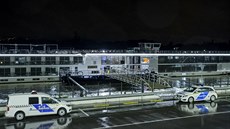 Záchranné složky vyšetřují okolnosti nehody, během níž se na řece Dunaj v... Záchranné složky vyšetřují okolnosti nehody, během níž se na řece Dunaj v...