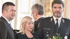 Kriminalistka Renáta Miková (uprostřed) z Krajského ředitelství Jihočeského... Kriminalistka Renáta Miková (uprostřed) z Krajského ředitelství Jihočeského...