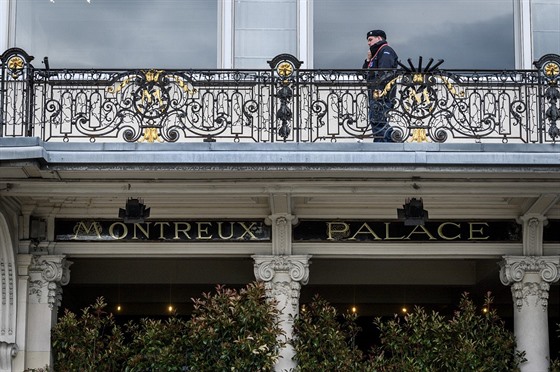 Hotel Montreux Palace u enevského jezera, kde se v roce 2019 sely...