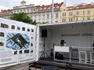 Až do pondělí se lidé můžou na Náměstí Jiřího z Poděbrad seznámit s návrhy na jeho revitalizaci. Až do pondělí se lidé můžou na Náměstí Jiřího z Poděbrad seznámit s návrhy na jeho revitalizaci.