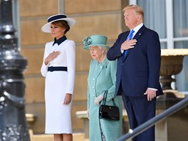 Trump piletl do Londýna. ekala ho královna i protesty (3. ervna 2019)