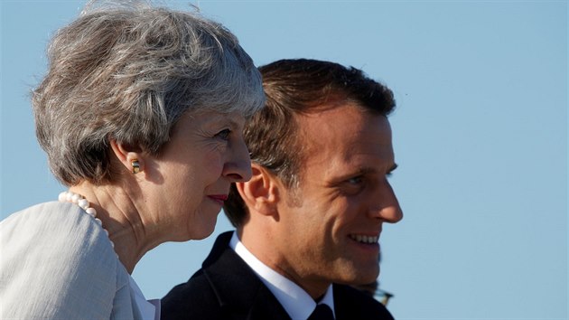Oslav vro vylodn se zastnila i britsk premirka Theresa Mayov a francozsk prezident Emanuel Macron. (6. ervna 2019)