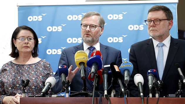 Petr Fiala hovo na tiskov konferenci ODS v Poslaneck snmovn. (4. ervna 2019)