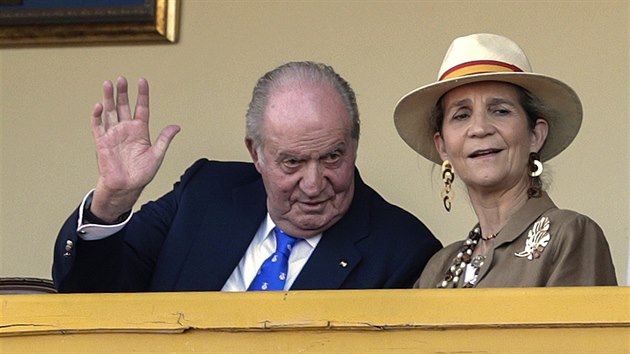 Bval panlsk krl Juan Carlos se definitivn sthl z veejnho ivota. Bhem neoficilnho rozlouen zhldl b zpasy. (2. ervna 2019)