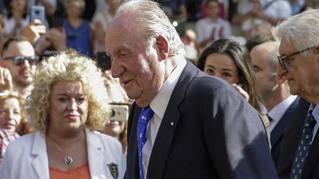 Bval panlsk krl Juan Carlos se definitivn sthl z veejnho ivota. Bhem neoficilnho rozlouen zhldl b zpasy (2. ervna 2019).