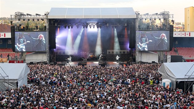 Stadion v Krlov Poli zail v sobotu velkou koncertn show kapely s frontmanem Josefem Vojtkem.