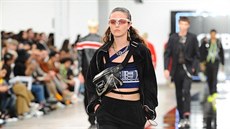 „Ledvinky, stejně jako například šusťáky, byly jedním z módních fenoménů 90.... „Ledvinky, stejně jako například šusťáky, byly jedním z módních fenoménů 90....