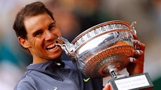 panl Rafael Nadal se raduje z vítzství Roland Garros.