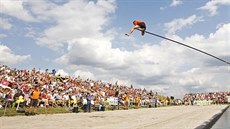 Sportu fierljeppen daly vzniknout těžkosti, které pro venkovany ve Frísku... Sportu fierljeppen daly vzniknout těžkosti, které pro venkovany ve Frísku...