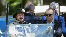 Miloš Balák (vlevo) provázel Miloše Zemana a Andreje Kisku při jejich návštěvě... Miloš Balák (vlevo) provázel Miloše Zemana a Andreje Kisku při jejich návštěvě...