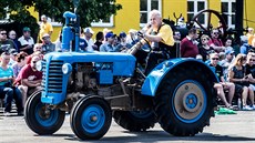 Na pedvádcí akci Praddekv traktor vyjelo v áslavi mnoho historických...
