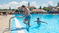 Koupaliště Bajda v Kroměříži nabízí padesátimetrový bazén a další atrakce. Koupaliště Bajda v Kroměříži nabízí padesátimetrový bazén a další atrakce.