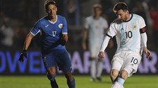 Argentinský kapitán Lionel Messi (vpravo) během duelu s Nikaraguou Argentinský kapitán Lionel Messi (vpravo) během duelu s Nikaraguou