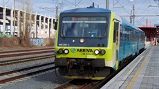 Motorová jednotka řady 845 společnosti Arriva na městské lince S49 ze stanice... Motorová jednotka řady 845 společnosti Arriva na městské lince S49 ze stanice...