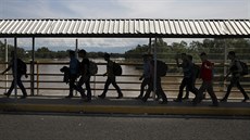 Migranti ze Stední Ameriky na hranici Guatemaly a Mexika. (5. ervna 2019)