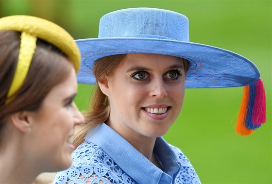 Princezna Eugenie a princezna Beatrice na dostizích v Ascotu (18. ervna 2019)