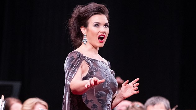 Sopranistka Olga Peretyatko při svém vystoupení na festivalu Smetanova Litomyšl Sopranistka Olga Peretyatko při svém vystoupení na festivalu Smetanova Litomyšl