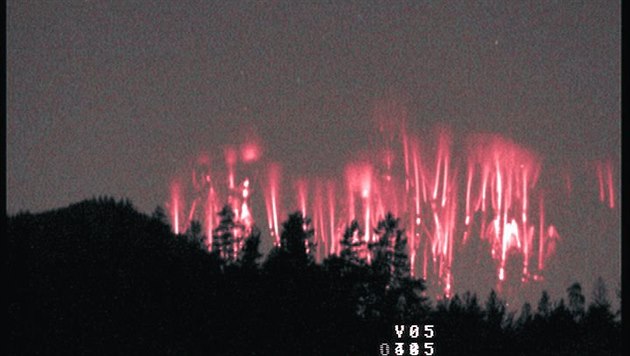 Neobyčejně povedený záběr red spriters. Neobyčejně povedený záběr red spriters.