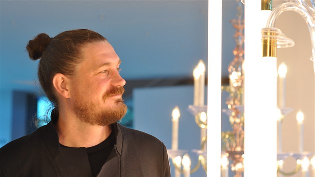 „Páteří našeho portfolia jsou moderní interpretace ikonických svítidel,“ říká... „Páteří našeho portfolia jsou moderní interpretace ikonických svítidel,“ říká...
