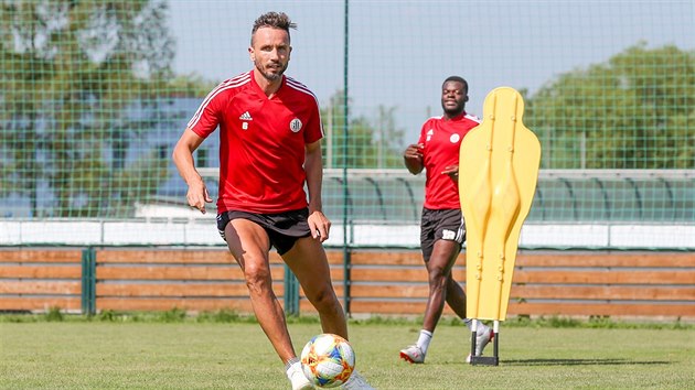Tomáš Sivok na tréninku fotbalistů Českých Budějovic. Tomáš Sivok na tréninku fotbalistů Českých Budějovic.