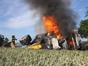 Řidič kamionu, který nedaleko Vodňan sjel ze silnice, na místě zemřel. Řidič kamionu, který nedaleko Vodňan sjel ze silnice, na místě zemřel.