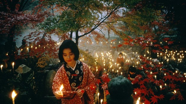 Svtek Bon (nebo Obon) je vnovan dum zemelch. Trv ti dny, jeho naasovn se vak v jednotlivch oblastech Japonska li.