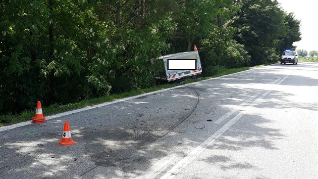 Ti auta bourala kousek za Liovem ve smru na tpnovice.