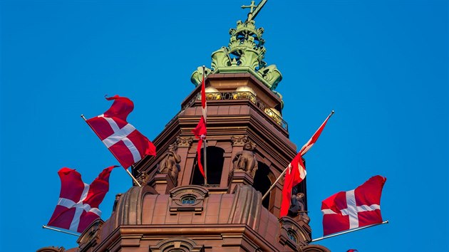 Dnsk vlajky na vi parlamentu v Kodani