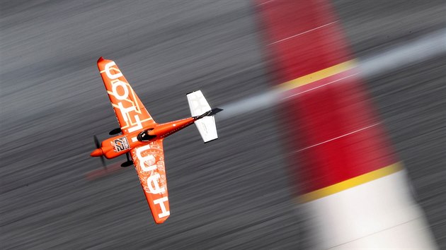 Nicolas Ivanoff bhem zvodu Red Bull Air Race v Kazani