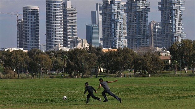 Bude Tel Aviv soutit s Dubaj, kterou proslavily skoro kilometrov mrakodrapy? 