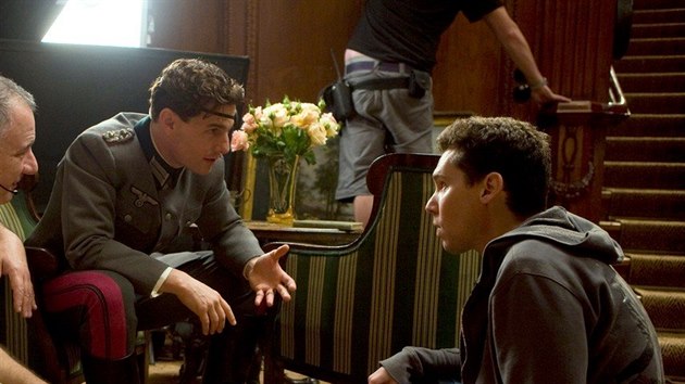Herec Tom Cruise a reisr Bryan Singer pi naten filmu Valkra, kter ml premiru v roce 2008.
