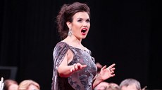 Sopranistka Olga Peretyatko pi svém vystoupení na festivalu Smetanova Litomyl