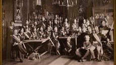 Výstava připomíná výhradně pánský spolek Schlaraffia. Výstava připomíná výhradně pánský spolek Schlaraffia.