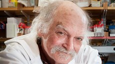 Vědec a umělec, bioartista Joe Davis Vědec a umělec, bioartista Joe Davis