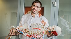 Pětatřicetiletý Petr Marcián se biomechanikou na Fakultě strojního inženýrství... Pětatřicetiletý Petr Marcián se biomechanikou na Fakultě strojního inženýrství...