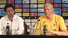 Sparťanský sportovní ředitel Tomáš Rosický (vlevo) a trenér Václav Jílek na... Sparťanský sportovní ředitel Tomáš Rosický (vlevo) a trenér Václav Jílek na...