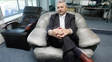 Předseda představenstva a generální ředitel AGC Flat Glass Czech Štěpán Popovič Předseda představenstva a generální ředitel AGC Flat Glass Czech Štěpán Popovič
