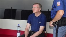 Martin Havelka je obžalovaný z pokusu o vraždu zaměstnavatele své družky. Martin Havelka je obžalovaný z pokusu o vraždu zaměstnavatele své družky.