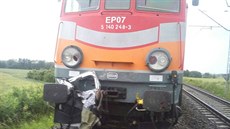 Při srážce auta s vlakem na jihu Polska zahynulo pět lidí. (16.6.2019) Při srážce auta s vlakem na jihu Polska zahynulo pět lidí. (16.6.2019)