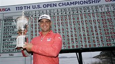 Americký golfista Gary Woodland ovládl US Open v Pebble Beach. Americký golfista Gary Woodland ovládl US Open v Pebble Beach.